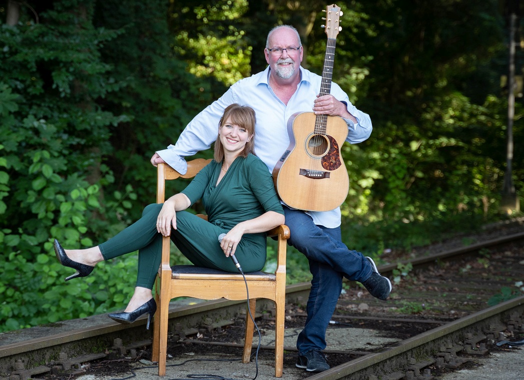 Kultur im Lokal: Madline & Jay – Akustik-Duo